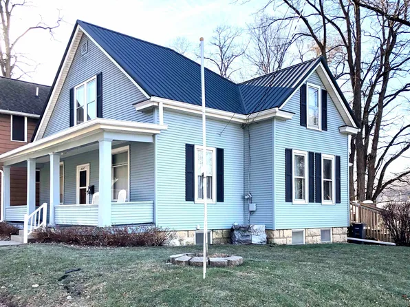 2647 Pinard St, Dubuque, IA 52001