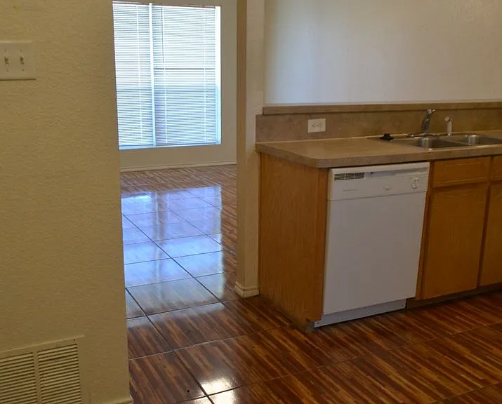 4307 Mattie Dr — Photo 6