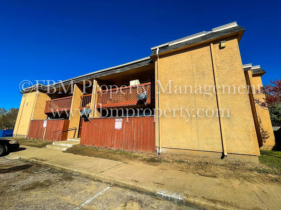 1st image of 800 N Clay St #E24