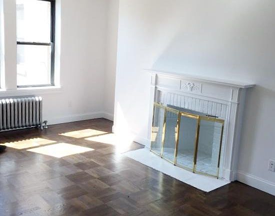 3rd image of 14809 Northern Blvd APT 6B