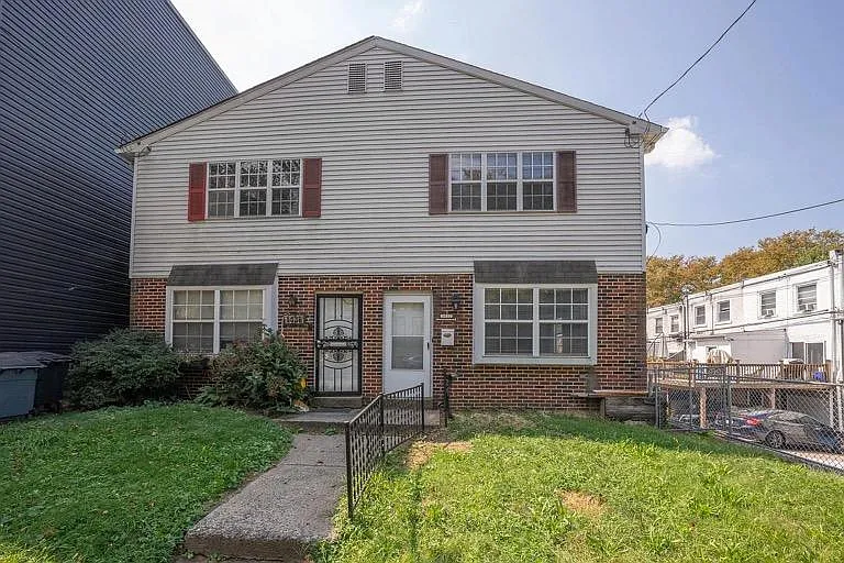 3432 Henry Ave — Photo 2
