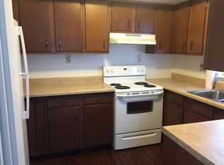 1601 Goodson Dr #B, Carbondale, IL 62901