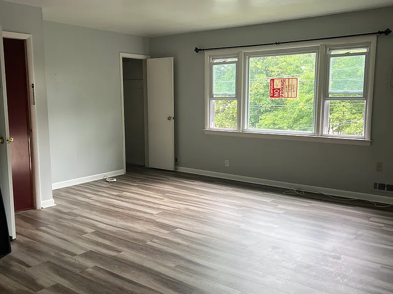 864 Rosemont Ave — Photo 13
