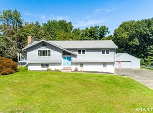 8 Smith Haven Dr, Seymour, CT 06483