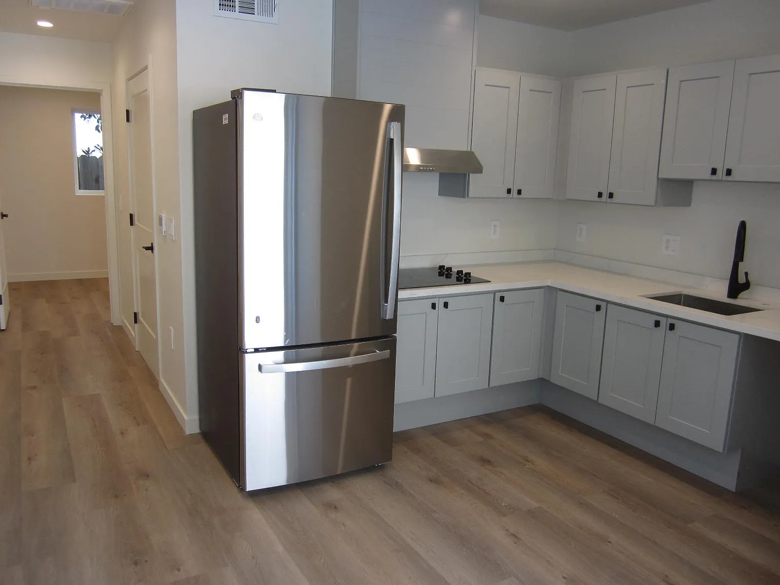 Studio, 400 sqft, $1,650 — Photo 3