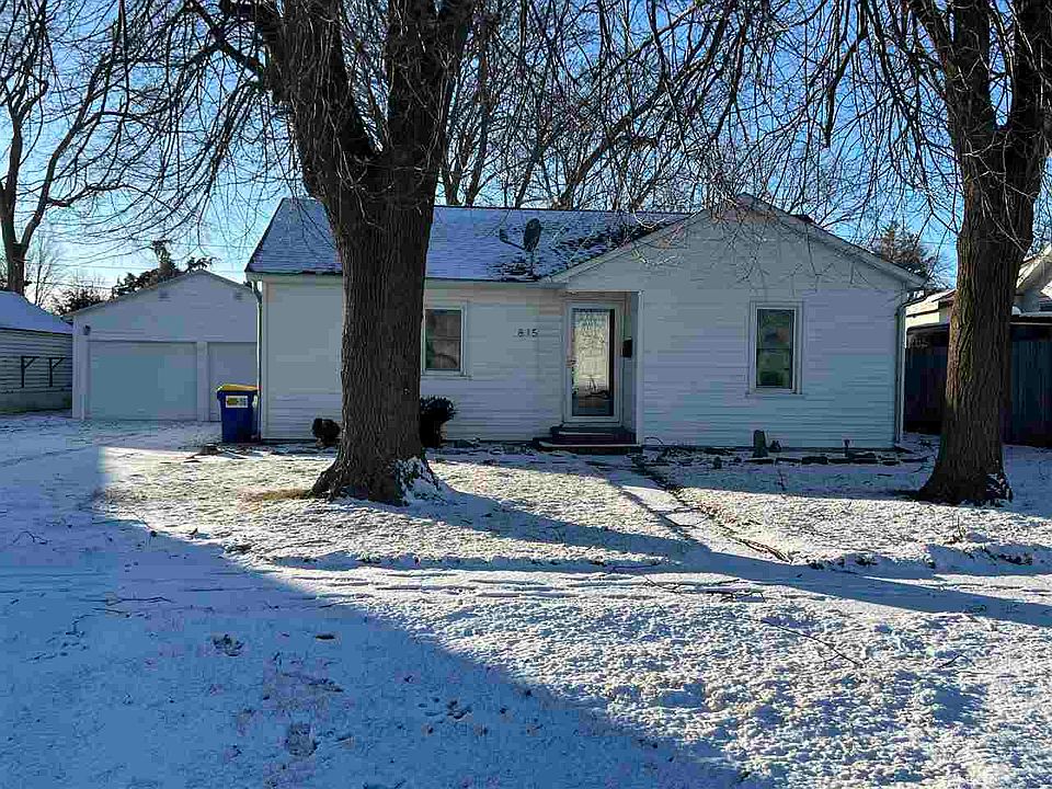 1st image of 815 N 8th Ave