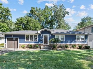 212 Oak Ave, River Edge, NJ 07661