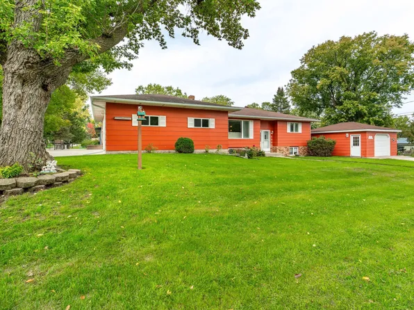 1320 Mabelle Ave, Fergus Falls, MN 56537