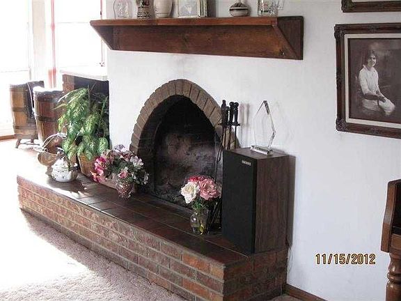 3rd image of 10025 Fairfax Ct NW