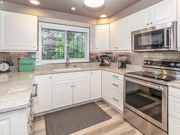 5th image of 15065 SE Brightwood Ave