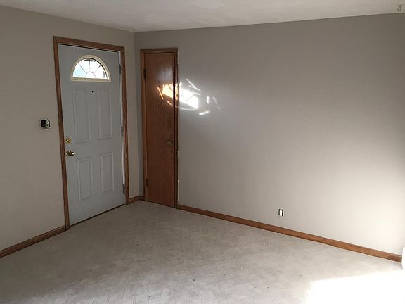 5th image of 126 11th Ave N