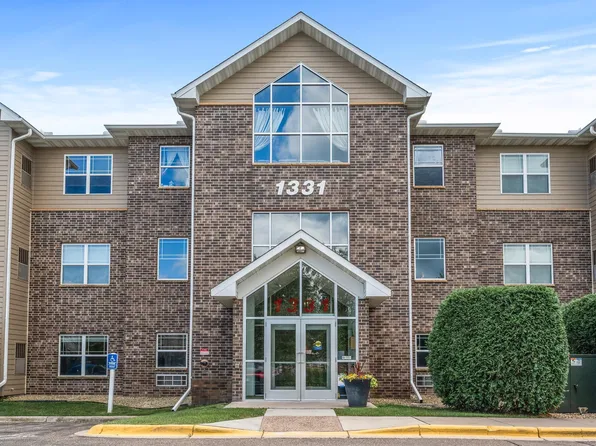 1331 Lake Dr #A106, Chanhassen, MN 55317