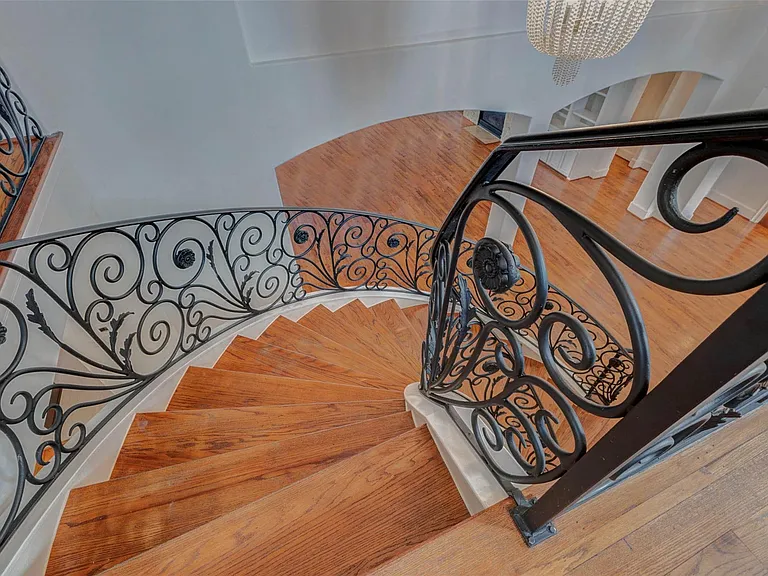 5410 Valerie St — Photo 23