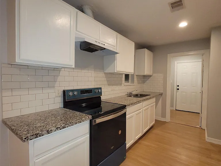 7608 E Magnolia St #B — Photo 11