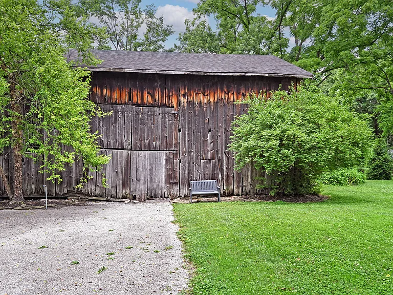 6900 Drake Rd — Photo 41
