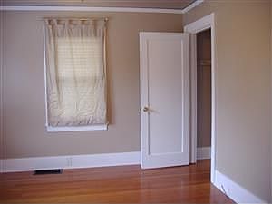 4th image of 825 Pacific Ave
