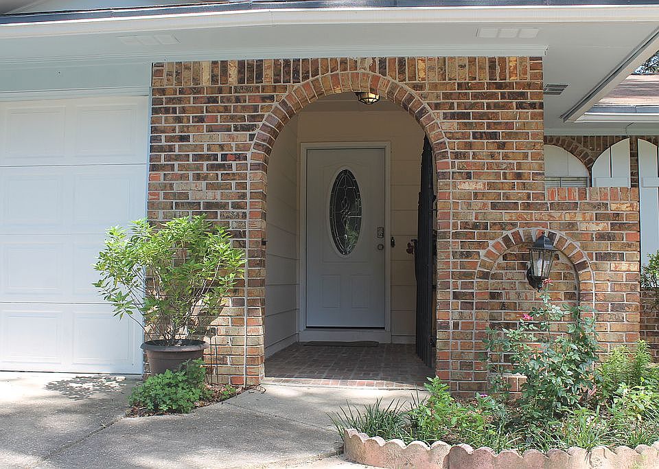 1st image of 5914 Sarah Dr