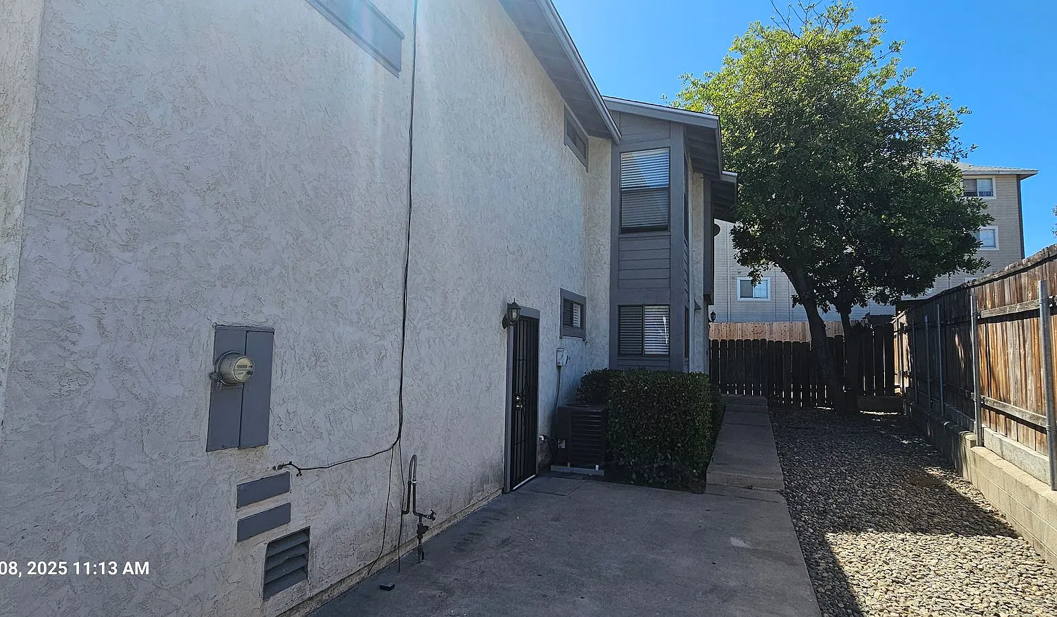 El Cajon - Nice 3 Bedroom 2.5 Bath Townhouse. Los Coches Rd/ Lakeside Exit. Available Now! — Photo 2