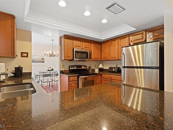 4th image of 6944 Essex Dr