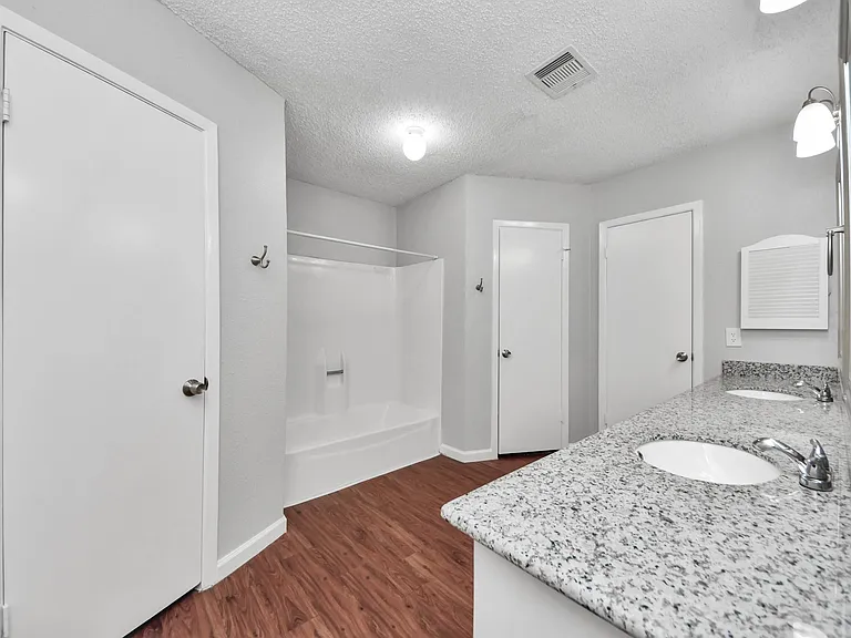 16714 Britford — Photo 21