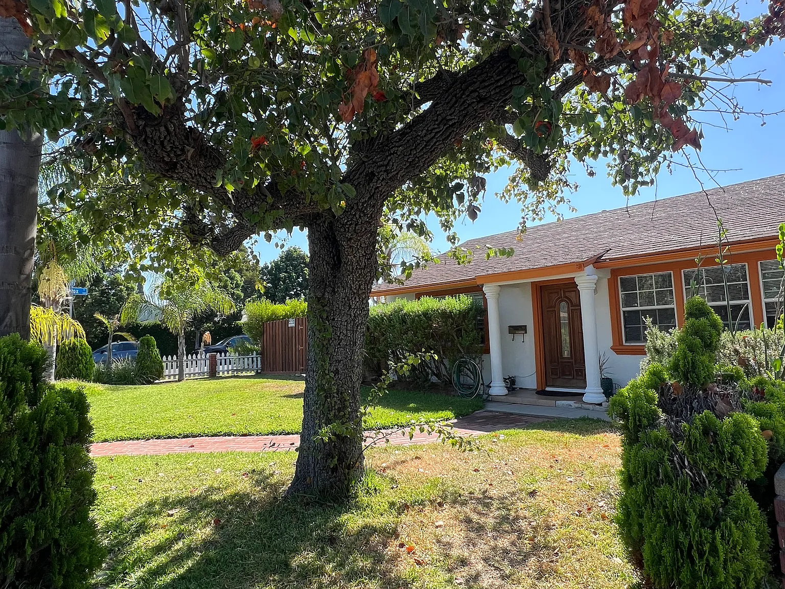 2 bed, 806 sqft, $2,800 — Photo 1