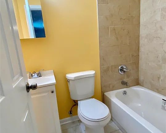 4th image of 300 Bergenline Ave #2