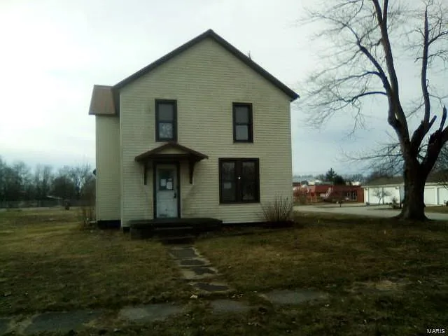 200 E Willow St photo 1