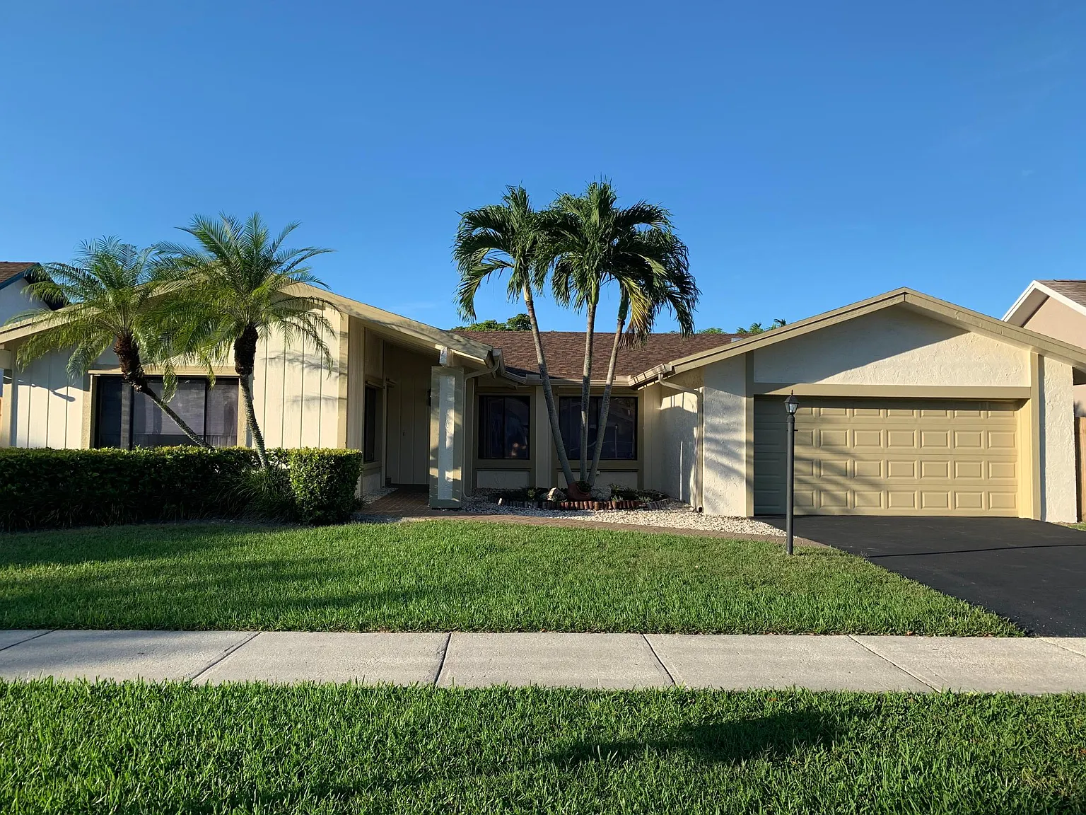 13261 SW 102nd Ter — Photo 2