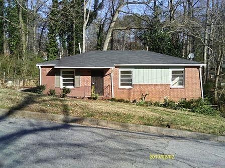 1st image of 300 Lydia Dr SE