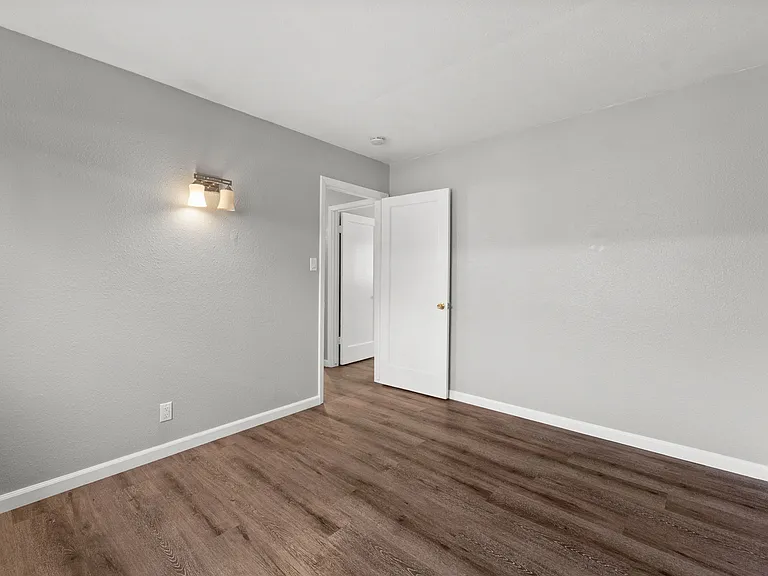 3557 6th Ave #2 — Photo 11