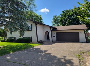854 Washington St, Anoka, MN 55303