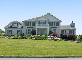 1028 Rolling Rdg, New Windsor, NY 12553