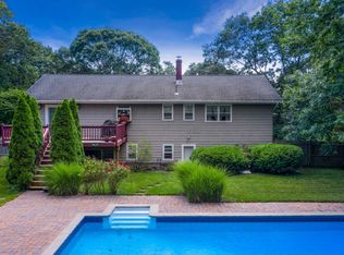 12 Sherwood Rd, Hampton Bays, NY 11946