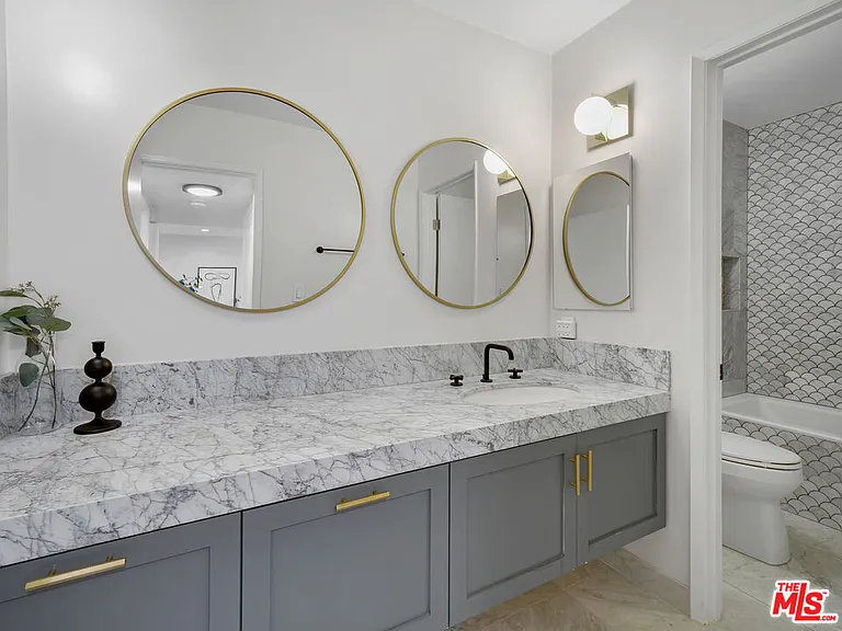 1134 Alta Loma Rd #203 — Photo 21