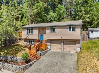 17120 Meadowdale Dr, Lynnwood, WA 98037