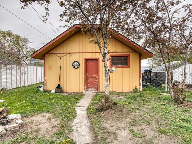 308 S 4th St — Photo 19