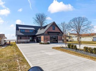 8447 Colony Dr, Algonac, MI 48001