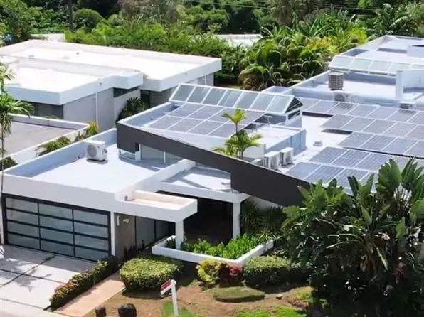 F2 Calle Trevi, Carolina, PR 00979