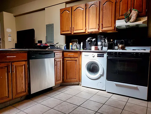 Rented by Julien Aractingi, LREB | media 19