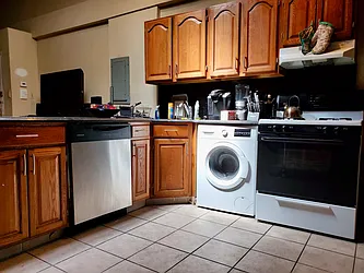 Rented by Julien Aractingi, LREB