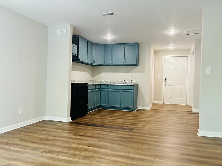 512 Wardell St — Photo 5