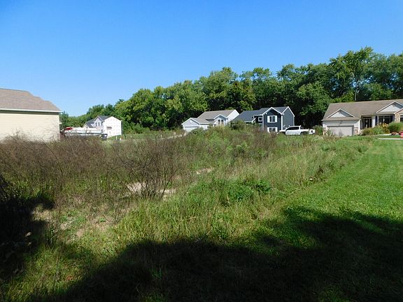4th image of 562 Swan River Dr