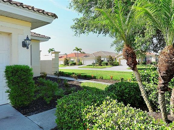 3rd image of 305 Padova Way