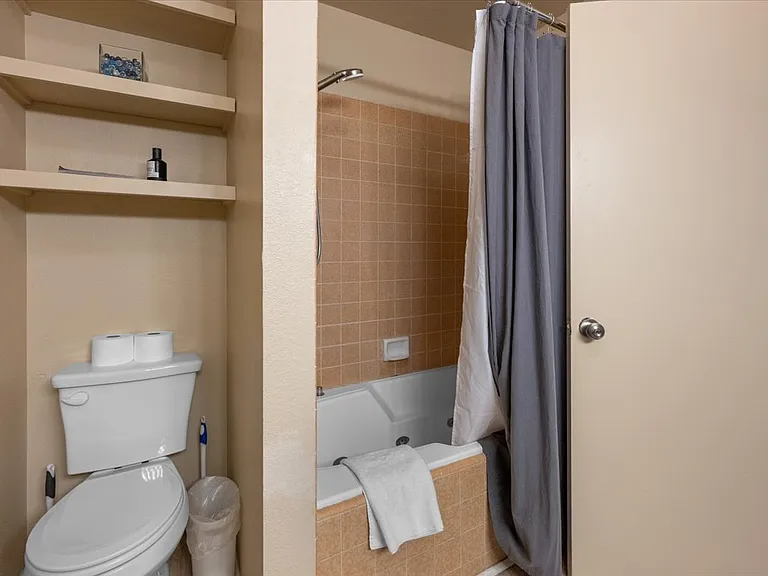 619 Summit Blvd — Photo 10