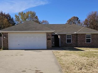 235 Benton Dr, Pea Ridge, AR 72751