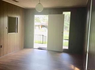 30 Hester St, Hazlehurst, GA 31539