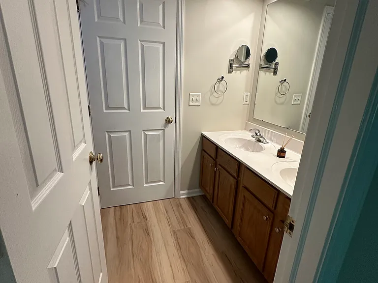 20 Woodmyre Ln — Photo 13