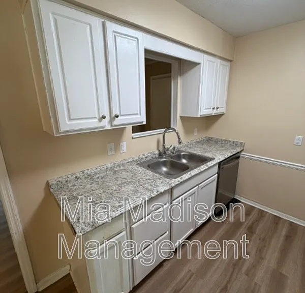 9406 Dunwoody Dr — Photo 5