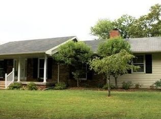 3051 N Hinton Rd, Clarksville, TN 37043
