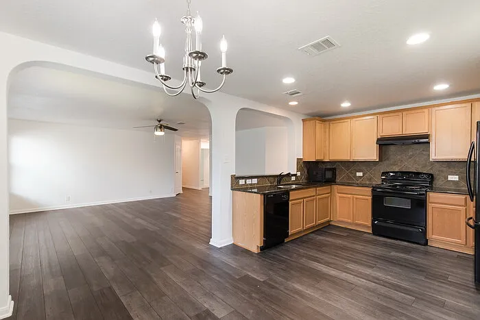 758 Great Oaks Dr — Photo 9